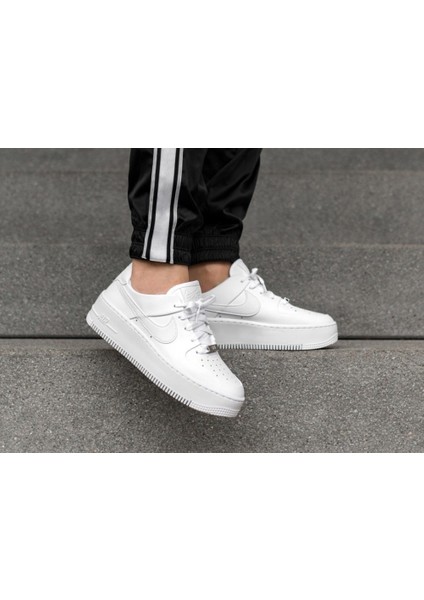 W Air Force 1 Sage Low Nike Beyaz Kadın AR5339-100 indirimleri