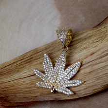 Lilarote Pırlanta Taşlı Yaprak Altın Kolye Ucu