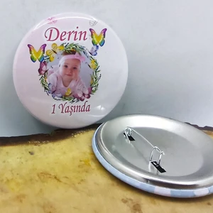 Hayaller Dükkanı 15 Adet Kelebek Konsept Doğum Günü Rozeti Resimli Metal 6 cm 1 Yaş 2 Yaş 3 Yaş Her Yaş Için Uygulanabilir