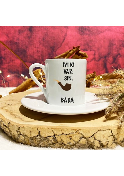 Kişiye Özel Hediye Isimli Babalar Günü Iyi Ki Varsın Baba-Amca-Dayı-Dede Baskılı Kahve Fincanı 7267