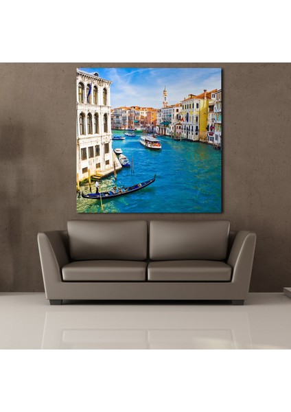Renkli Evler Arasından Nehir Akıntısı 80X80 cm