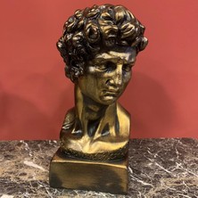 By Ari Davut-Hk105-7