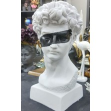 By Ari Davut-Hk104-5-1