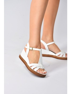 Fox Shoes Beyaz Dolgu Topuklu Kadın Ayakkabı Suni Deri Düz Taban 6 cm Topuk Yüksekliği