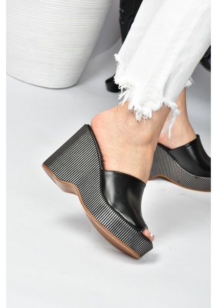 Siyah Dolgu Topuklu Kadın Terlik K250101509