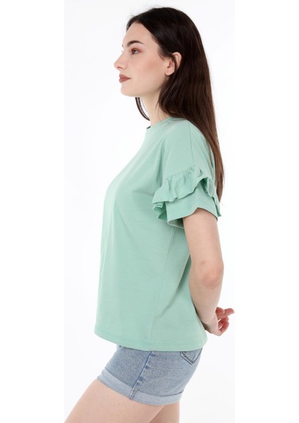 Kadın Omuzdan Fırfırlı T-Shirt modelleri