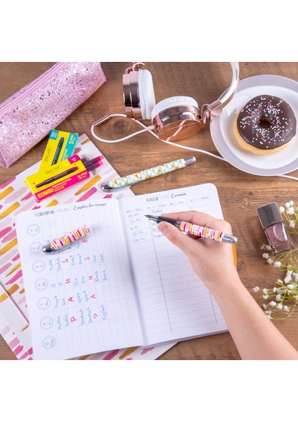 College Iı Spring Vibes D.k. M modelleri