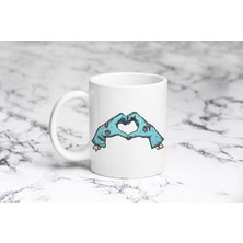 Pazariz Ellerle Kalp Kupa Bardak