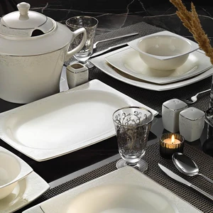 Kütahya Porselen Bone Mare 62 Parça 1079220 Desen Platin Fileli Yemek Takımı