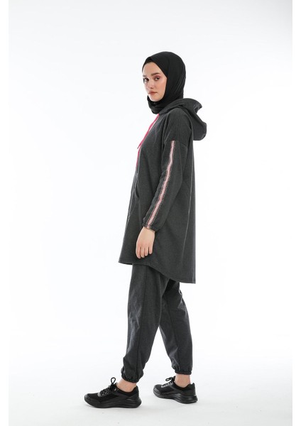 Oversize Model Siyah Fosforlu Tesettür Eşofman Takımı fırsatları