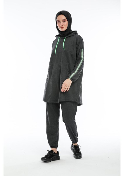 Oversize Model Siyah Fosforlu Tesettür Eşofman Takımı fırsatları