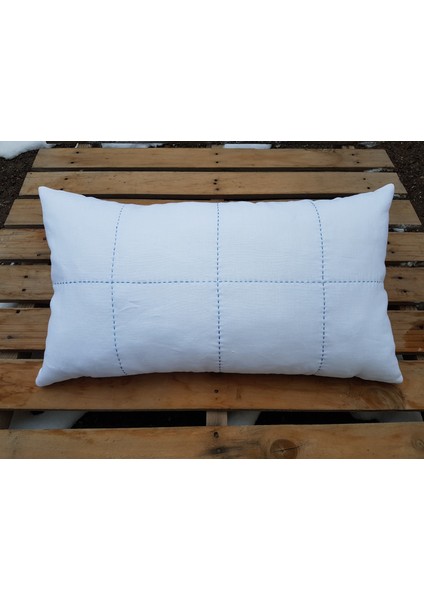 38X65 cm Deniz Mavisi Çiçek Işlemeli Beyaz Keten El Işi Yastık