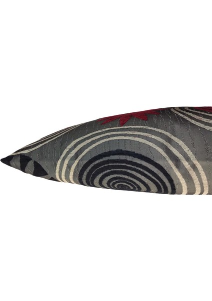 Çiçek Desenli Kırmızı-Siyah Kırlent Kılıfı 45CM*45CM