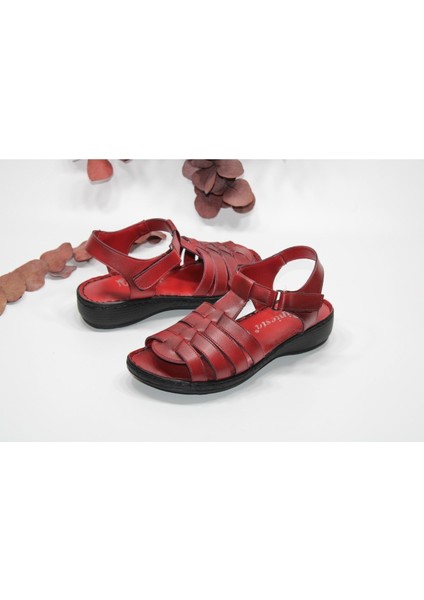 Iniesta Önü ve Arkası Açık Hafif Taban Günlük Rahat Sandalet fiyatları