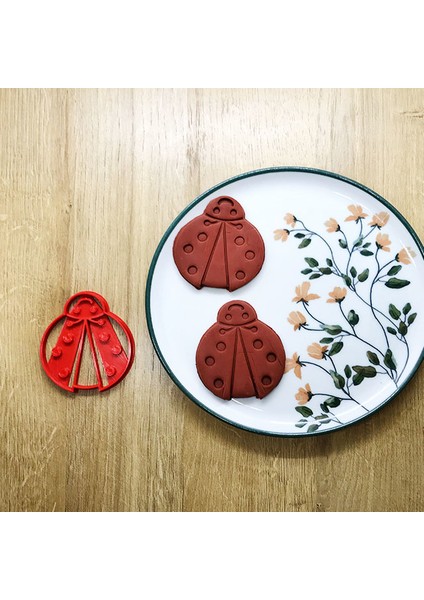 Uğur Böceği Kurabiye Kalıbı