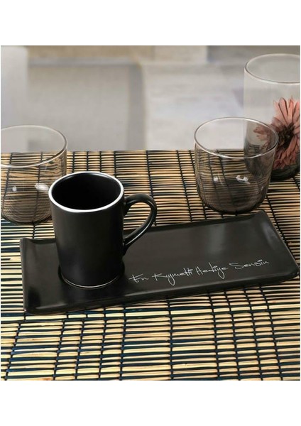 En Kıymetli Hediye Sensin Mat Siyah Sunumluklu Kahve Fincanı
