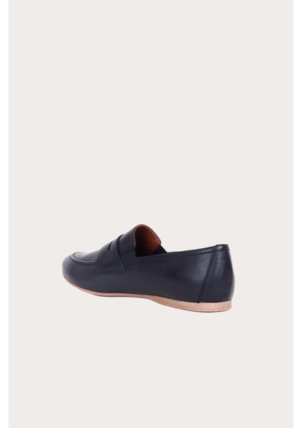 Bueno Siyah Deri Kadın Düz Ayakkabı fırsatları