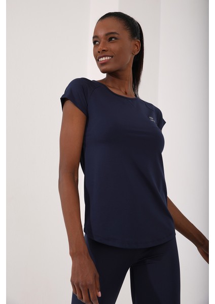 İndigo Kadın Sırt Pencereli Kısa Kol Standart Kalıp O Yaka T-Shirt - 97101 fırsatları
