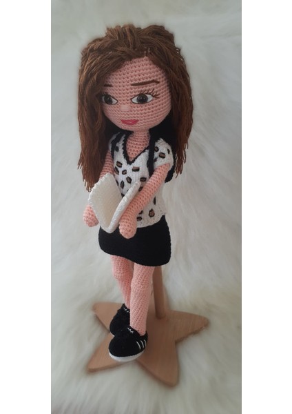 Akademisyen Kız Bebek Amigurumi Oyuncak