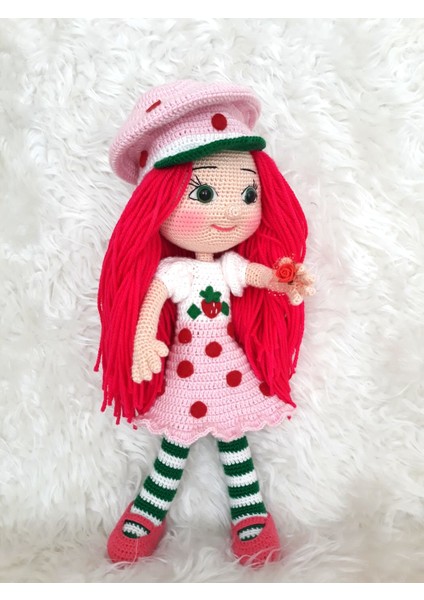 Çilek Kız Amigurumi Organik Oyuncak