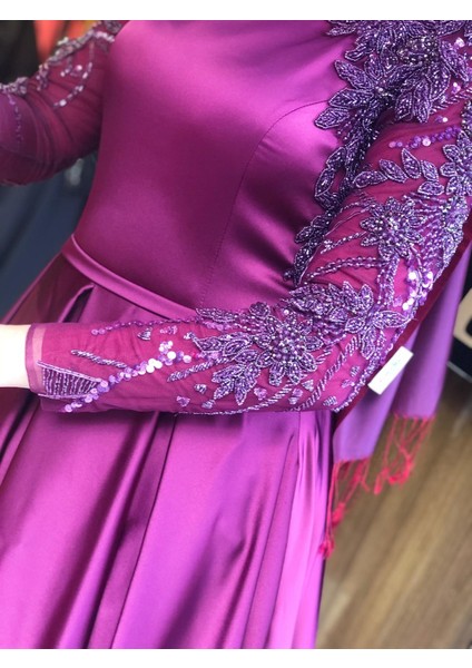 Büyük Beden Kolları Taş Işlemeli Saten Abiye