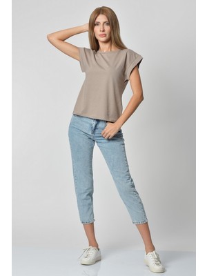 Quzu Omuzları Vatkalı Kadın T-Shirt - Kahverengi Kahverengi - 40