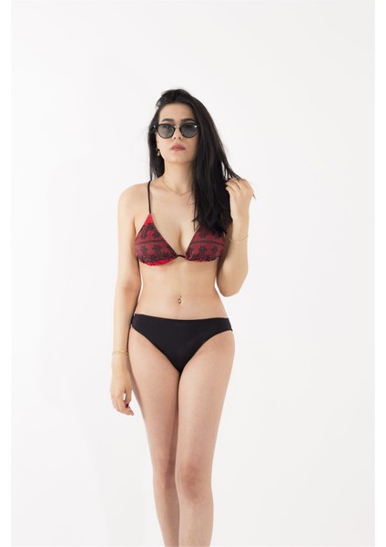 Kırmızı Çiçek Desenli Bikini Takımı