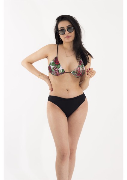 Kırmızı Gül Desenli Bikini Takım