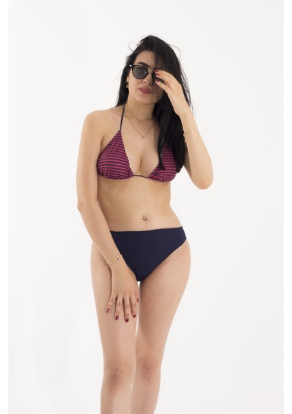 Mavi Üzeri Pembe Çizgili Bikini Takım
