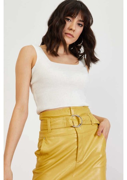 Beyaz Kare Yaka Likralı Fit Triko Kadın Crop Bluz fırsatları