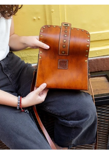 Deri El Işi Kadın Omuz Çantası Arya Modeli V-B-CN-024 En 22 Boy 17 Körük 6 modelleri