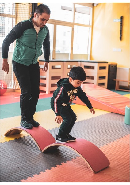 Wavy Board Amerikan Ceviz Laminant Yüzey Gri Renk Keçeli Denge Tahtası