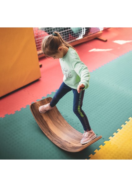 Wavy Board Amerikan Ceviz Laminant Yüzey Gri Renk Keçeli Denge Tahtası