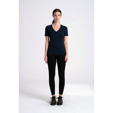V Yaka Kadın Tişört , Ense Taş Detaylı %95 Pamuk Siyah  T-Shirt