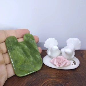 Yeşim Taşı Gua Sha Doğal Taş Keseli Yüz Vücut Masaj Taşı