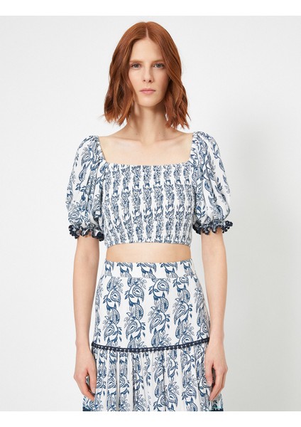 Skirtly Yours Styled by Melis Agazat Crop Bluz