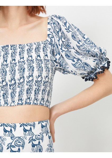 Skirtly Yours Styled by Melis Agazat Crop Bluz
