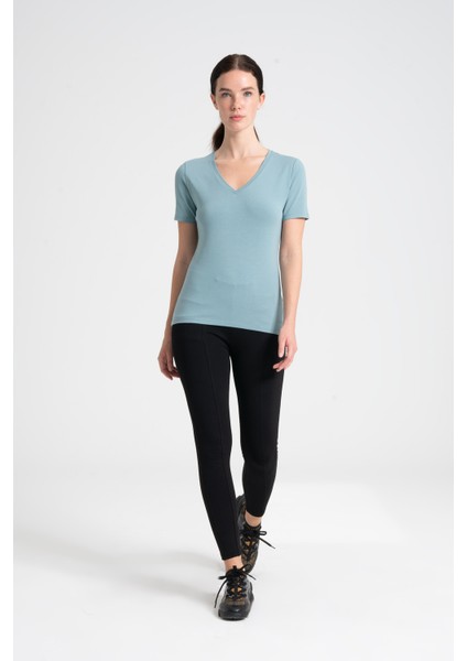 V Yaka Kadın Tişört , Ense Taş Detaylı %95 Pamuk Aqua Marine T-Shirt