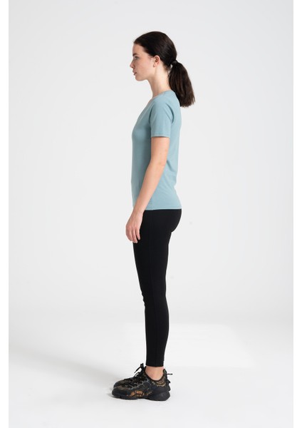 V Yaka Kadın Tişört , Ense Taş Detaylı %95 Pamuk Aqua Marine T-Shirt fırsatları