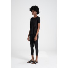 Newces Yumuşak ve Akıcı %100 Doğal Viskon Kumaş Kadın Tişört, Yuvarlak Yaka Siyah Tshirt