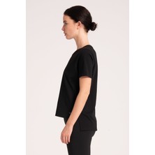 Newces Yüksek Kalite %100 Pamuklu Kadın Tişört, Arkası Uzun Normal Fit Siyah Tshirt