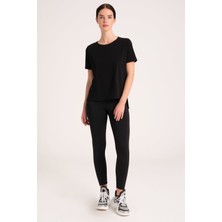 Newces Yüksek Kalite %100 Pamuklu Kadın Tişört, Arkası Uzun Normal Fit Siyah Tshirt