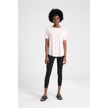 Yuvarlak Yaka, Akıcı ve Rahat %100 Viskon Kadın Tişört, Arkası Uzun, Rahat Fit, Pembe Tshirt