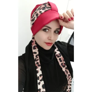 Butik Ayvitrin Kadın Leopar Atkılı Bone Kırmızı