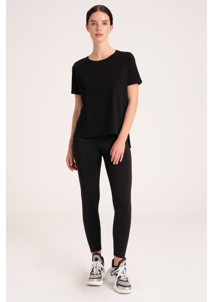 Yüksek Kalite %100 Pamuklu Kadın Tişört, Arkası Uzun Normal Fit Siyah Tshirt