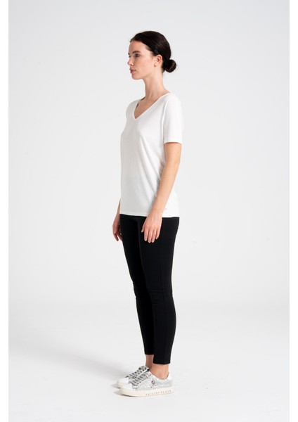 Nokta Varak Baskılı Kadın Tişört, Rahat ve Akıcı %100 Doğal Viskon Kumaş Tshirt, V Yaka Ekru Tshirt modelleri