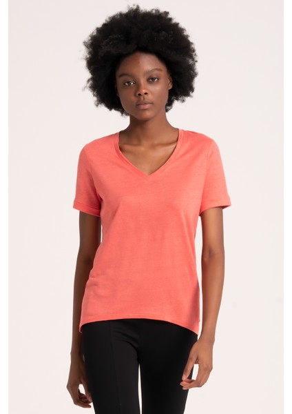 %100 Keten V Yaka Kadın Tişört, Logo Detaylı Coral Renk Tshirt