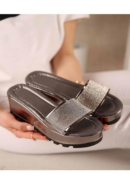 Zaria Taşlı Kemer Platform Taban Kadın Terlik fiyatları