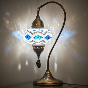 El Yapımı Çekiç Dövme Gövdeli Mozaik Otantik Renkli Cam Masa Gece Lambası Abajur, 48CM Boy Dövmelikuğu