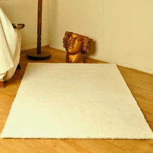 Rex Tavşanı Kısa Tüylü Post Peluş Halı Krem